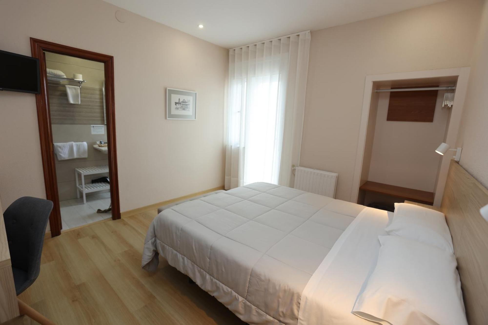 Hotel Ros Mary Ribadeo Exterior foto