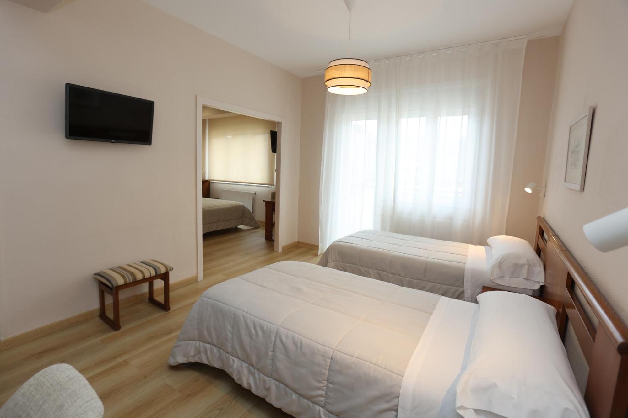 Hotel Ros Mary Ribadeo Exterior foto